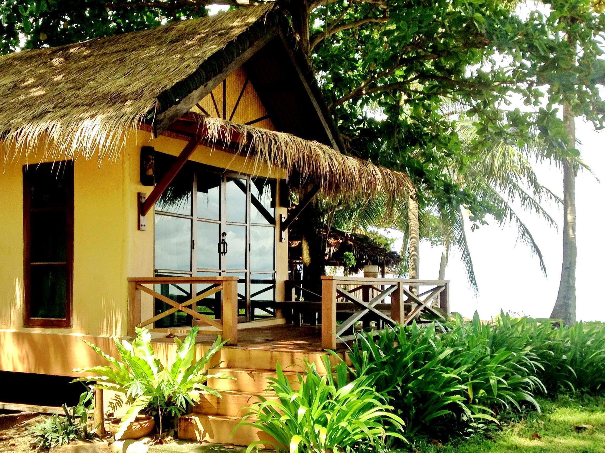 Nautilus Right On The Beach Resort Ko Lanta Esterno foto